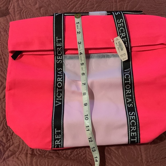 NWT Victoria’s Secret Cooler Tote Bag - Picture 2 of 5